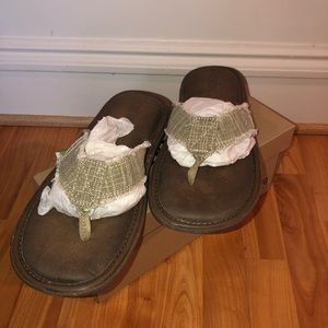 Crevo Monterrey II memory foam flip flops